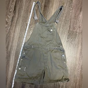 BUM equipment shortalls size medium